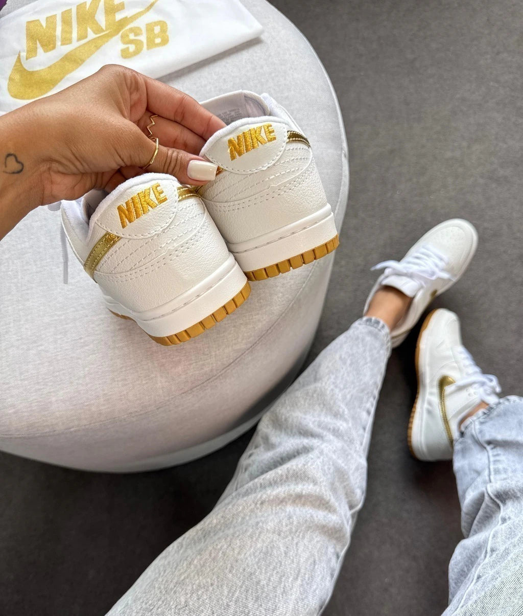 DUNK LOW DOURADO foto 6