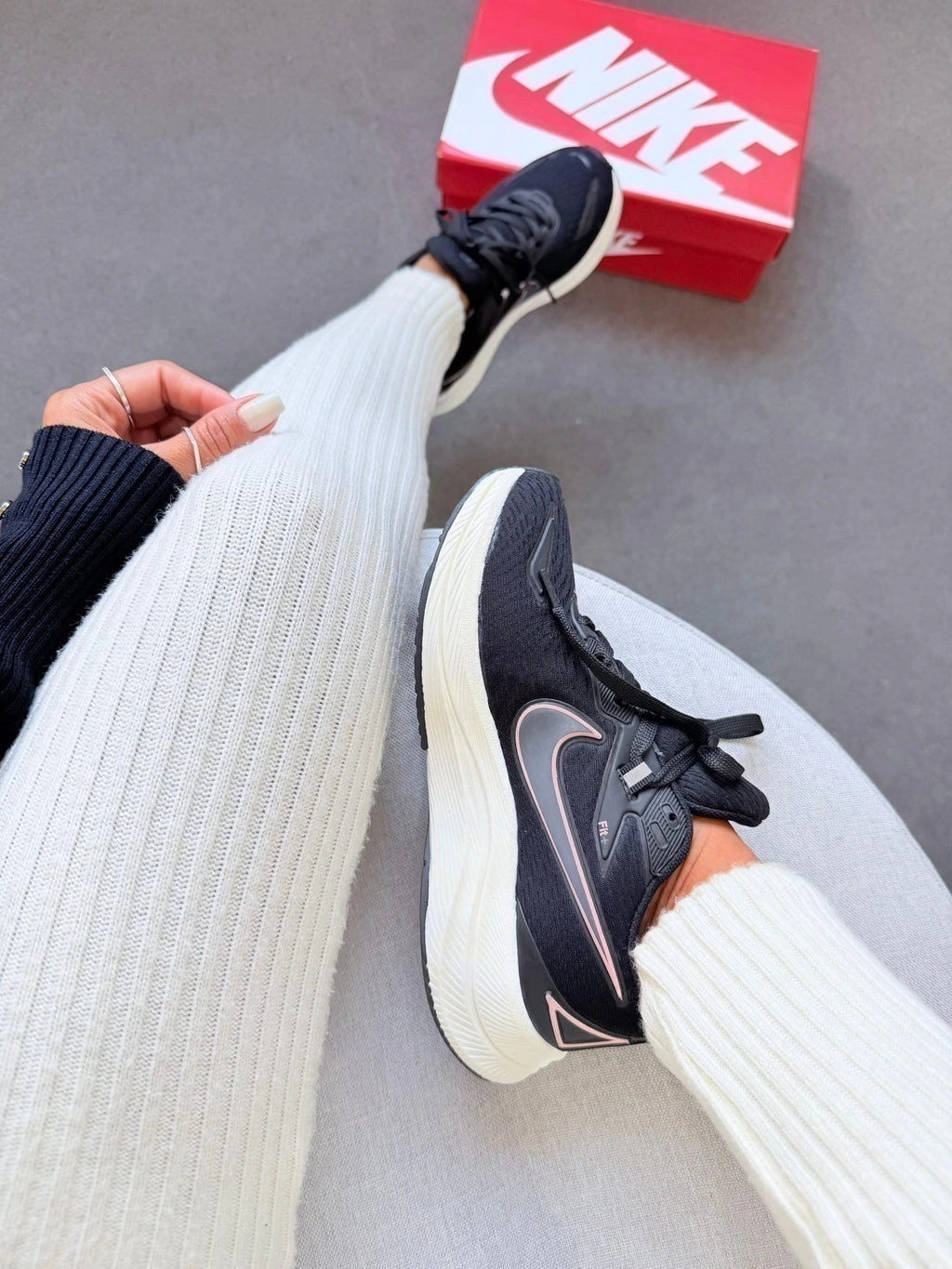 NIKE RUNNING EST 1972 - PRETO