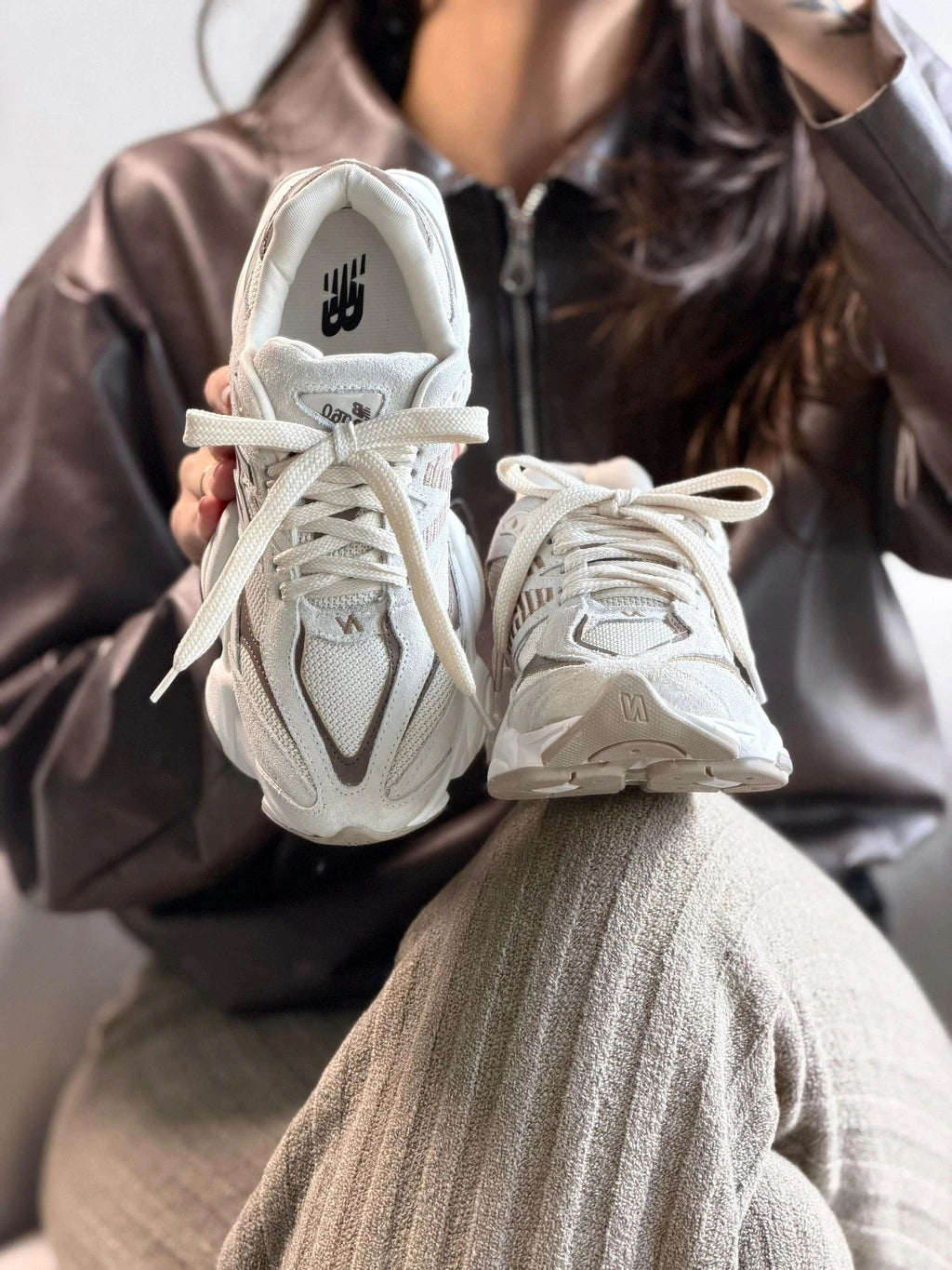 NEW BALANCE 9060 - MARROM/CAQUI