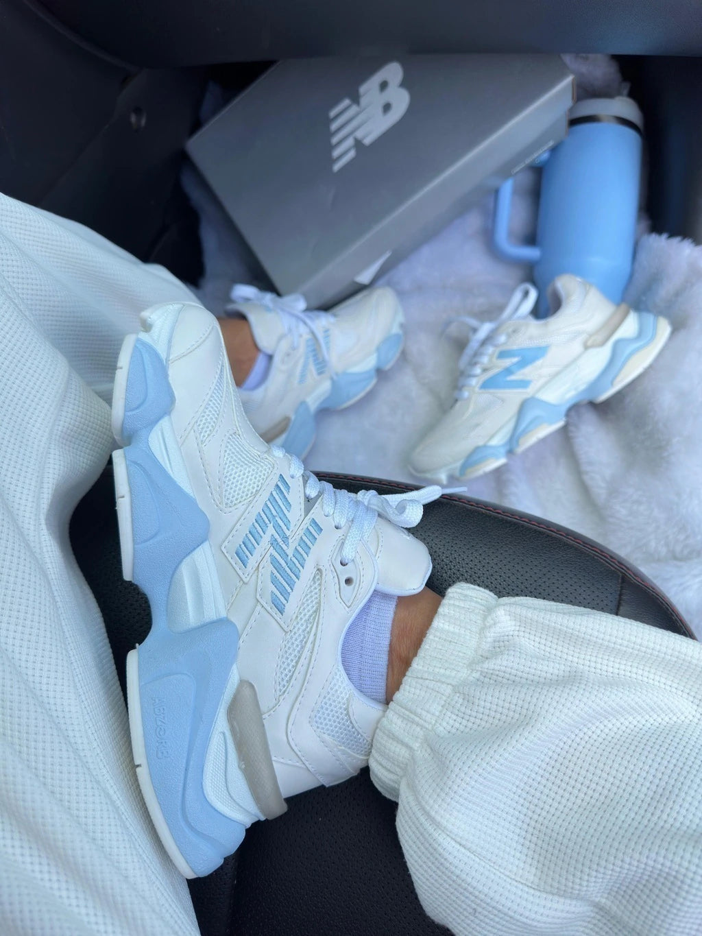 NEW BALANCE 9060 - BRANCO/AZUL foto 2