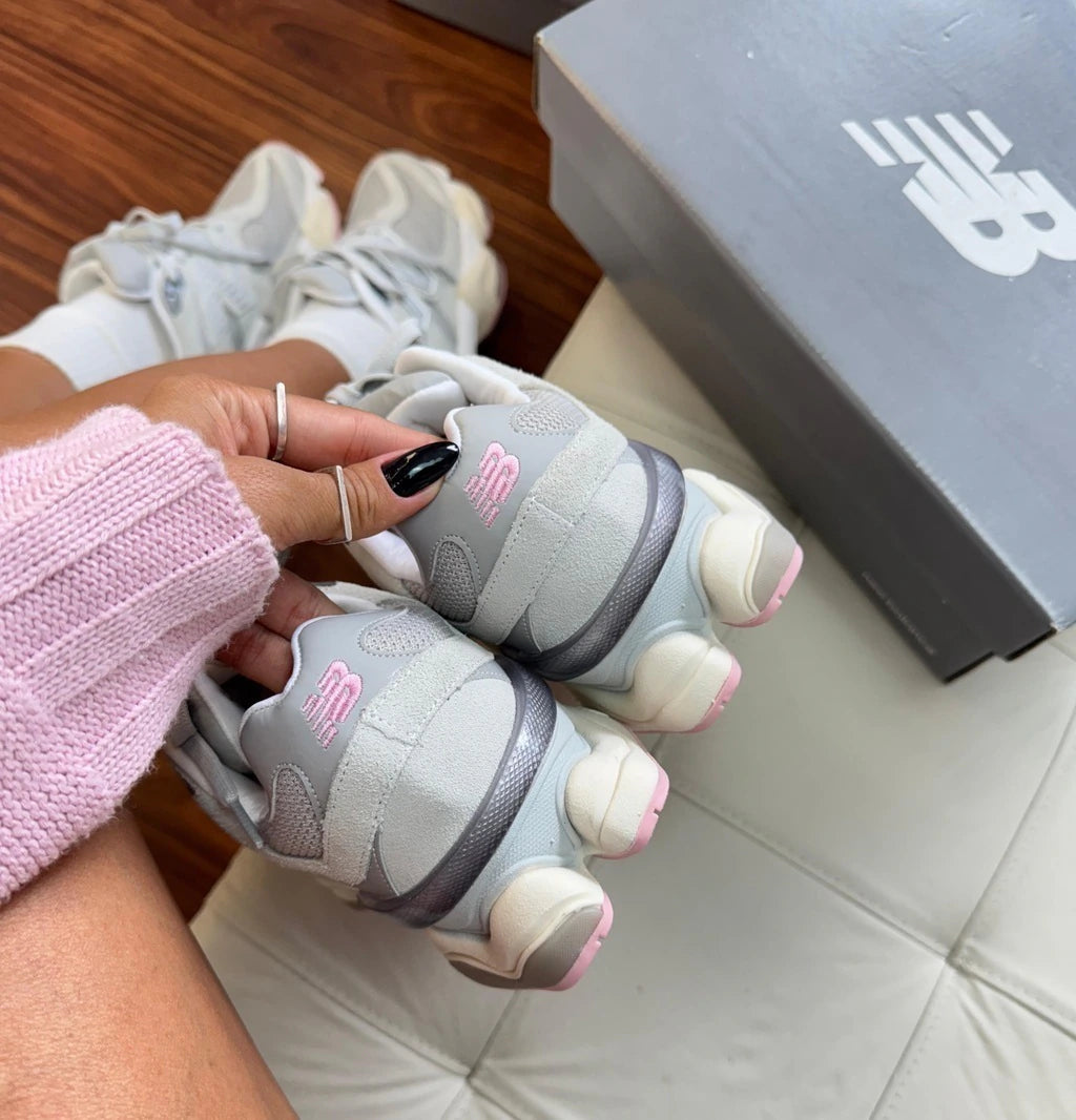 NEW BALANCE 9060 - CINZA/ROSA foto 5