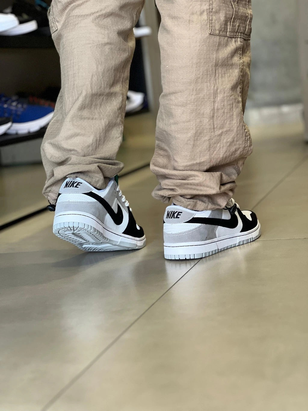 DUNK LOW CAMURÇA - CINZA/PRETO foto 6