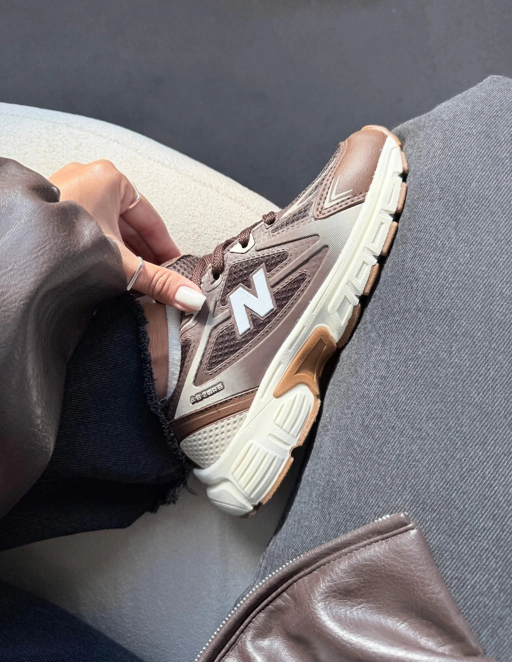 NEW BALANCE ABZORB - MARROM