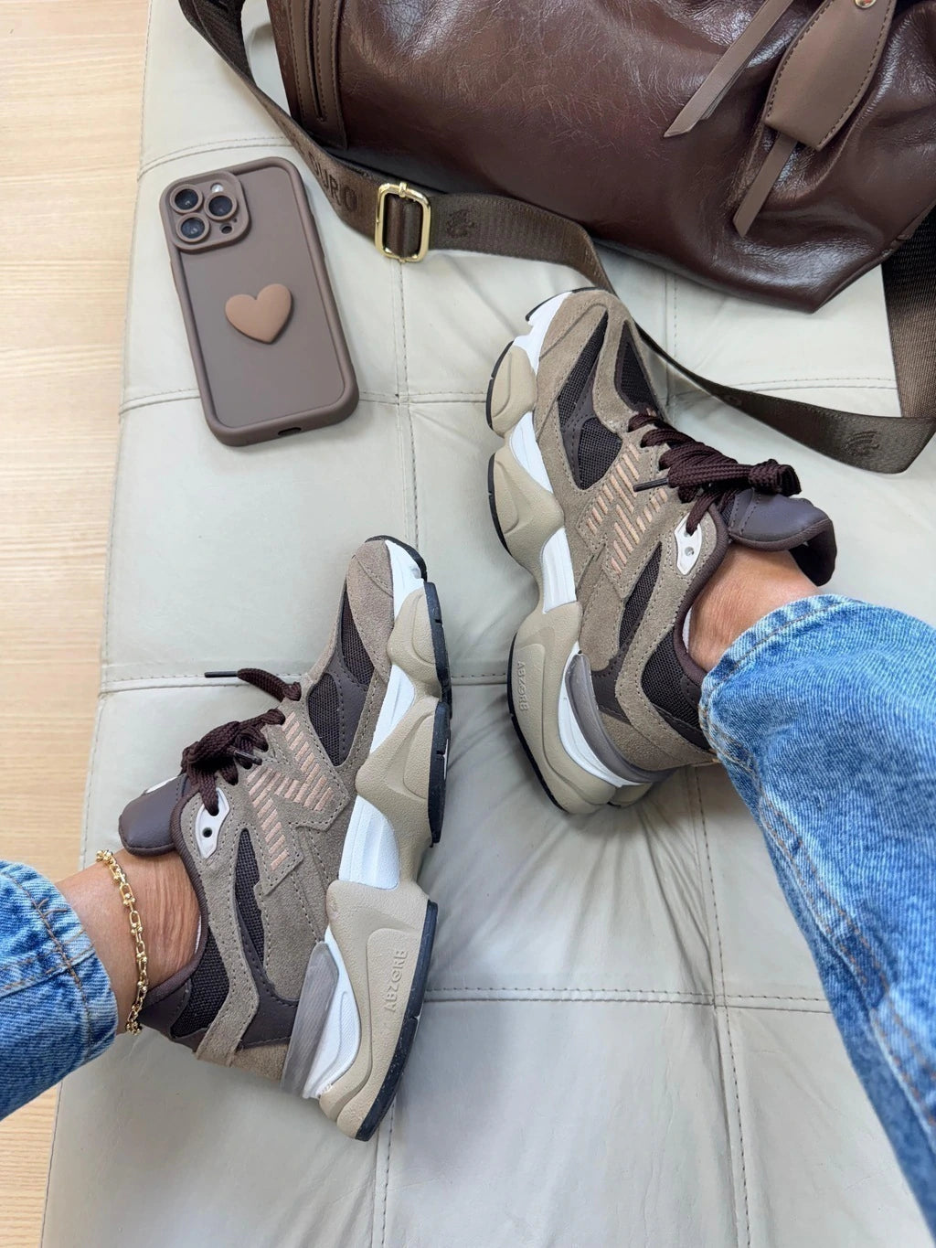 NEW BALANCE 9060 - CASTOR/CAFÉ foto 5