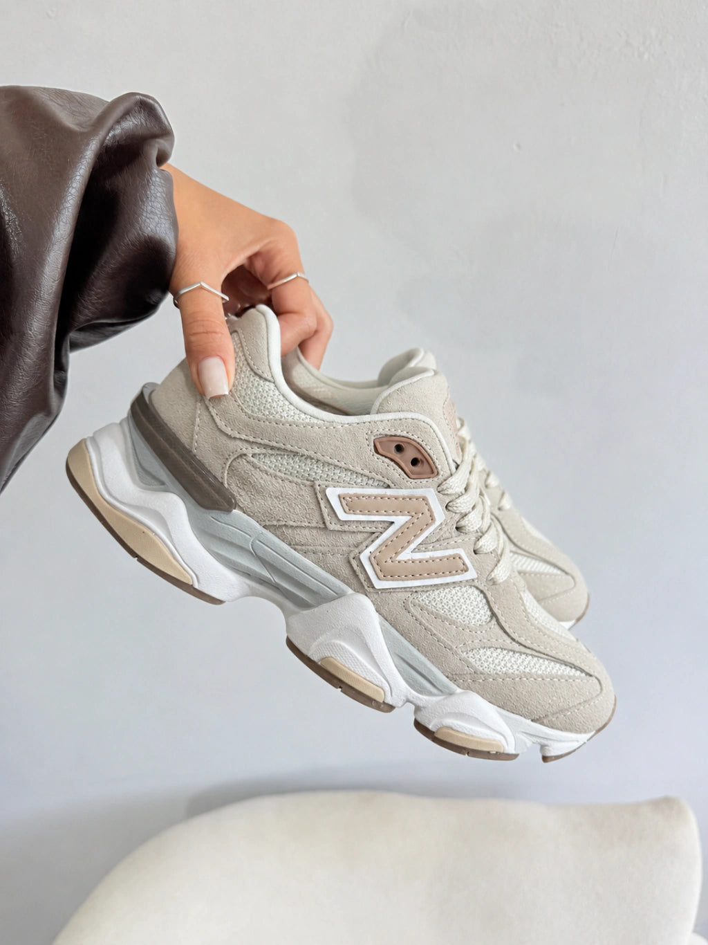 NB 9060 Capuccino Couro