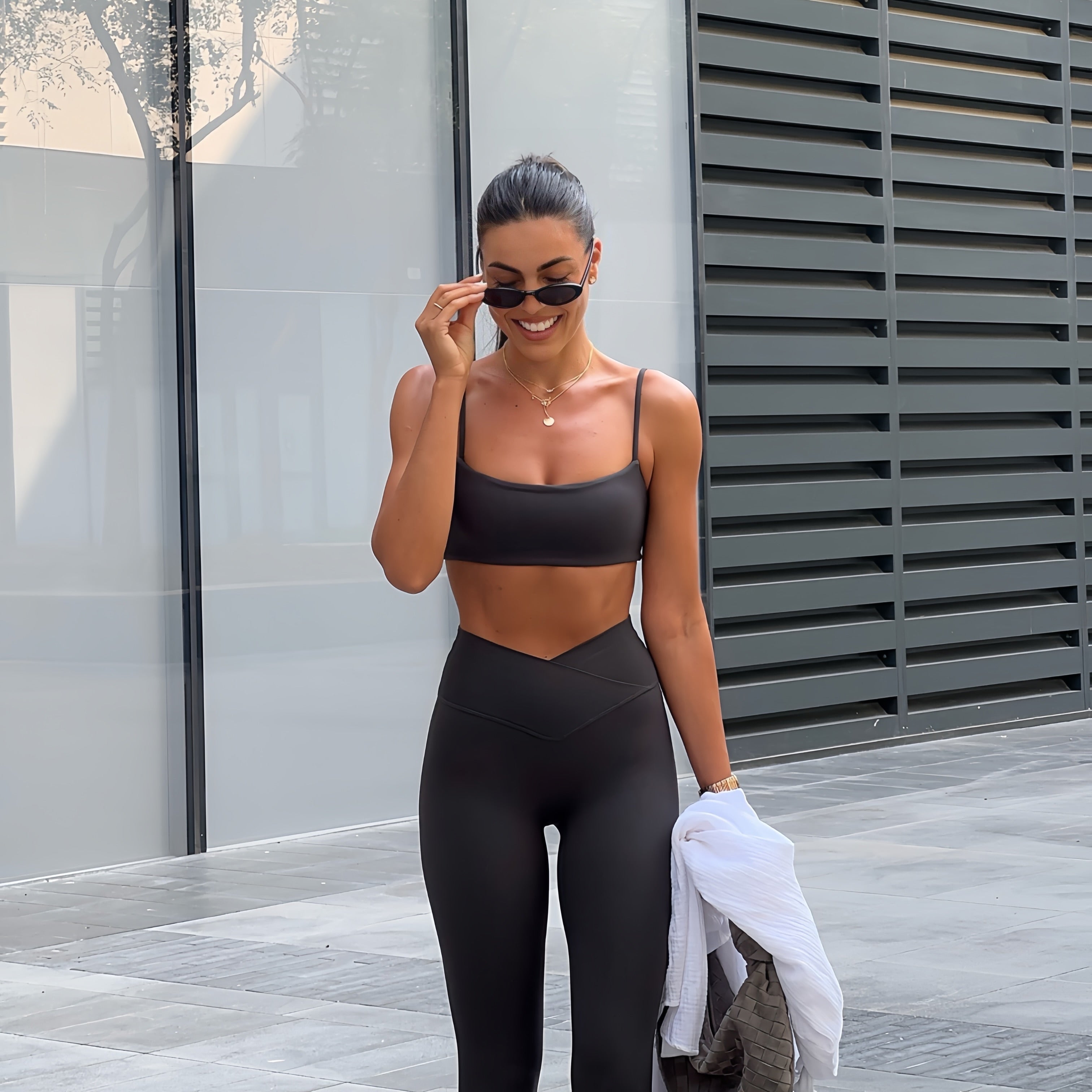 Legging Luxe Bare com corte em V