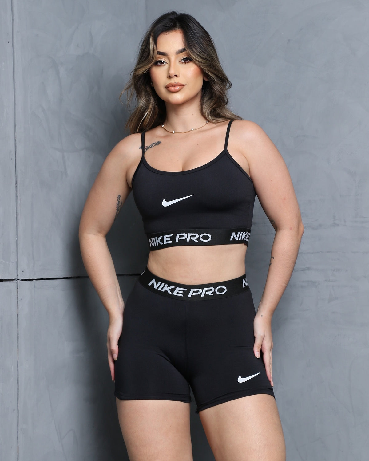 Conjunto Nike Pro - Shorts e Top