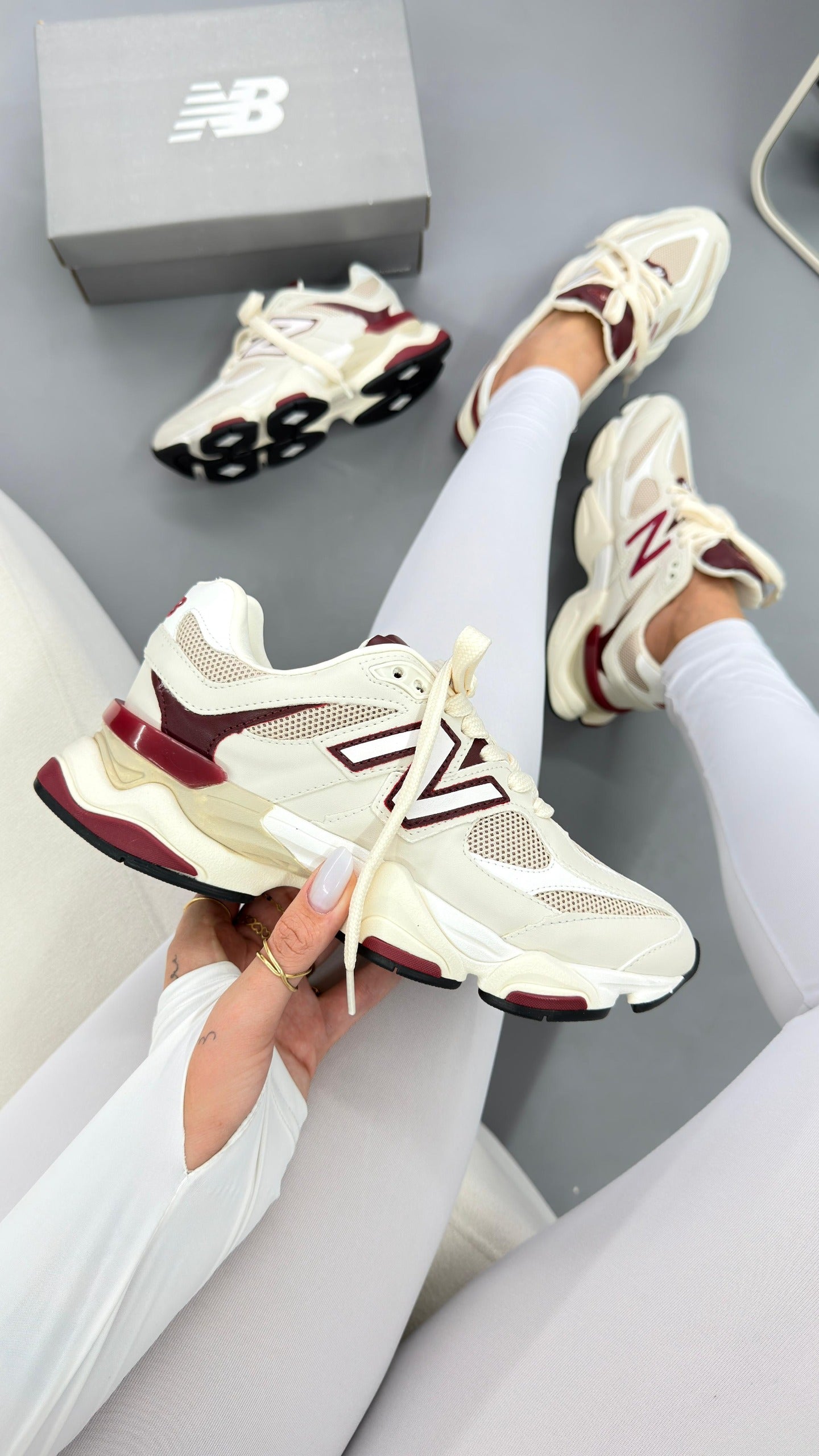 New Balance 9060 - Bordo