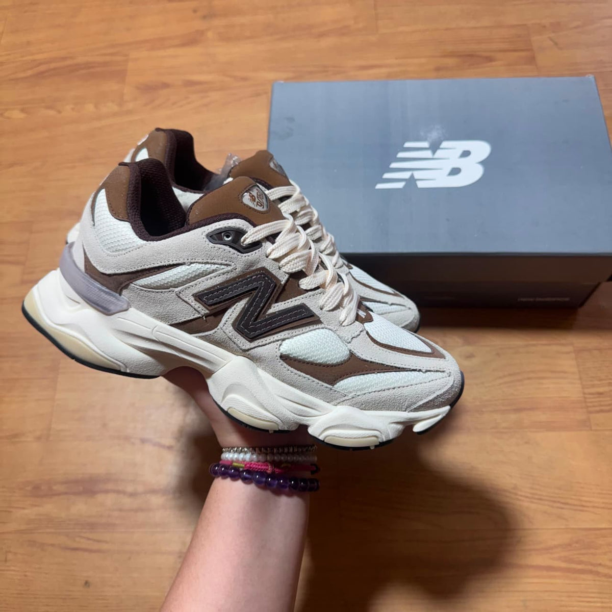 NEW BALANCE 9060 - MARROM/CAQUI