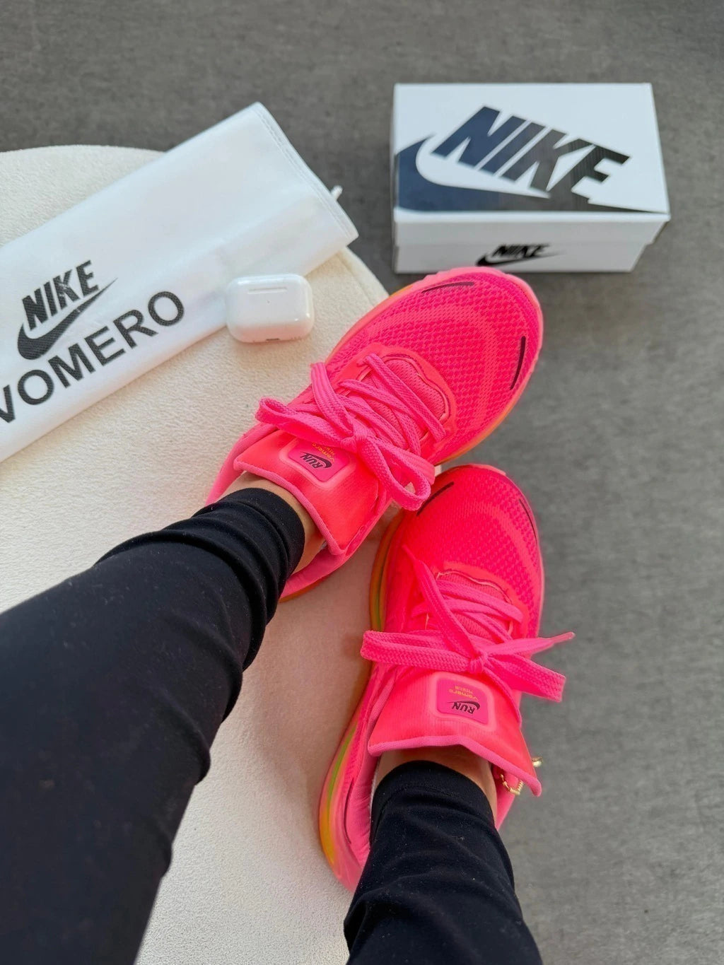 NIKE RUN VOMERO - PINK foto 6