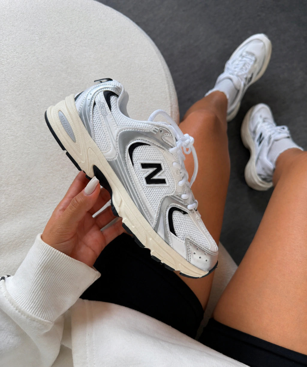 NB 530 -Branco preto prata
