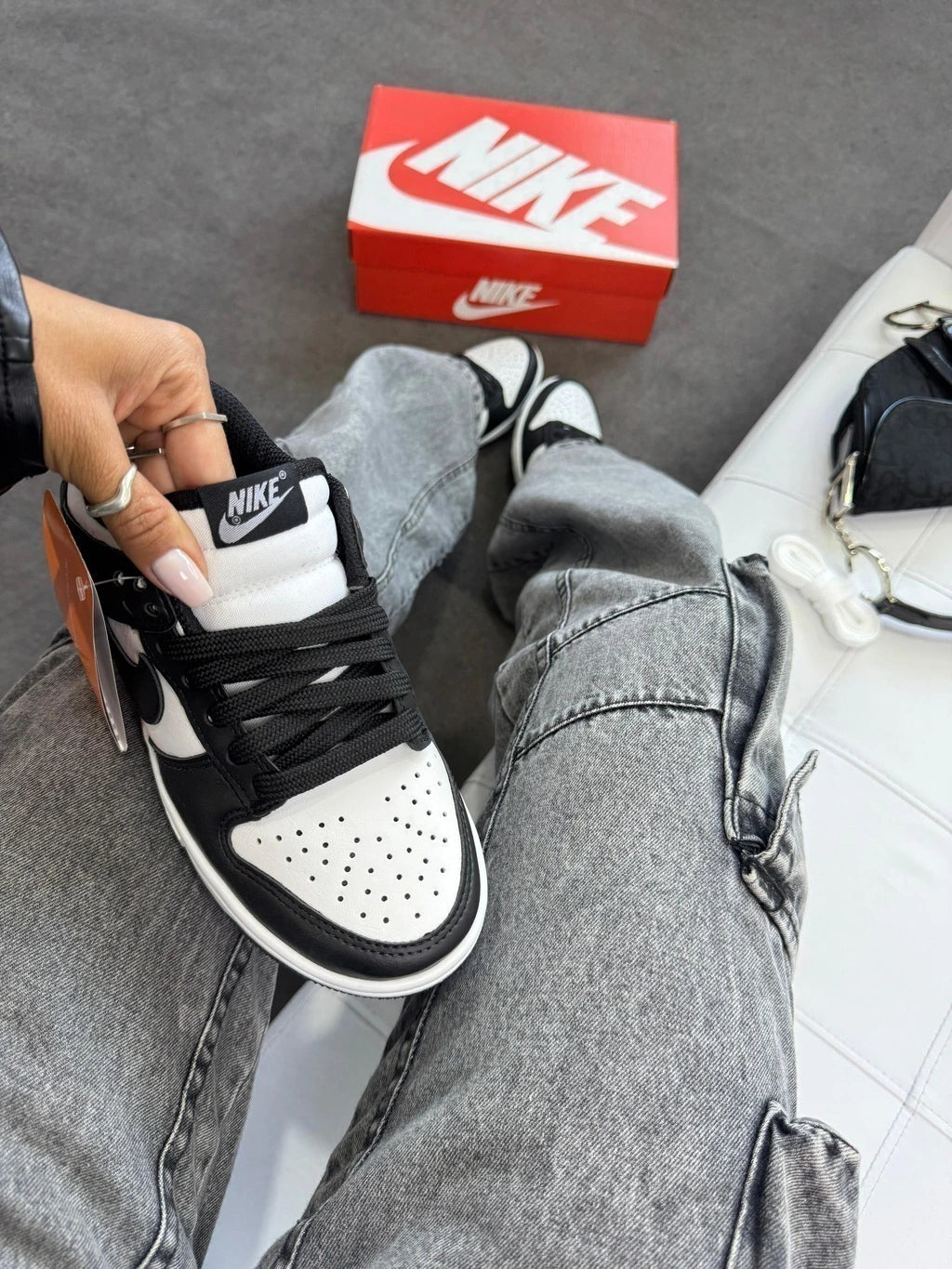 DUNK LOW PANDA - COURO foto 2
