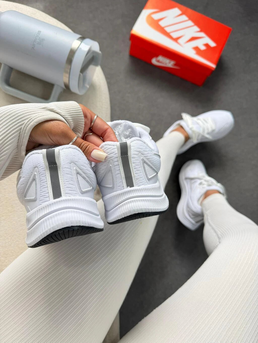 NIKE RUNNING EST 1972 - BRANCO foto 4