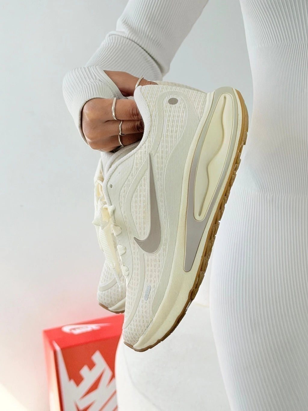 NIKE JOURNEY RUN