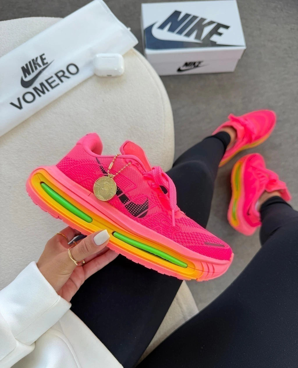 NIKE RUN VOMERO - PINK foto 3