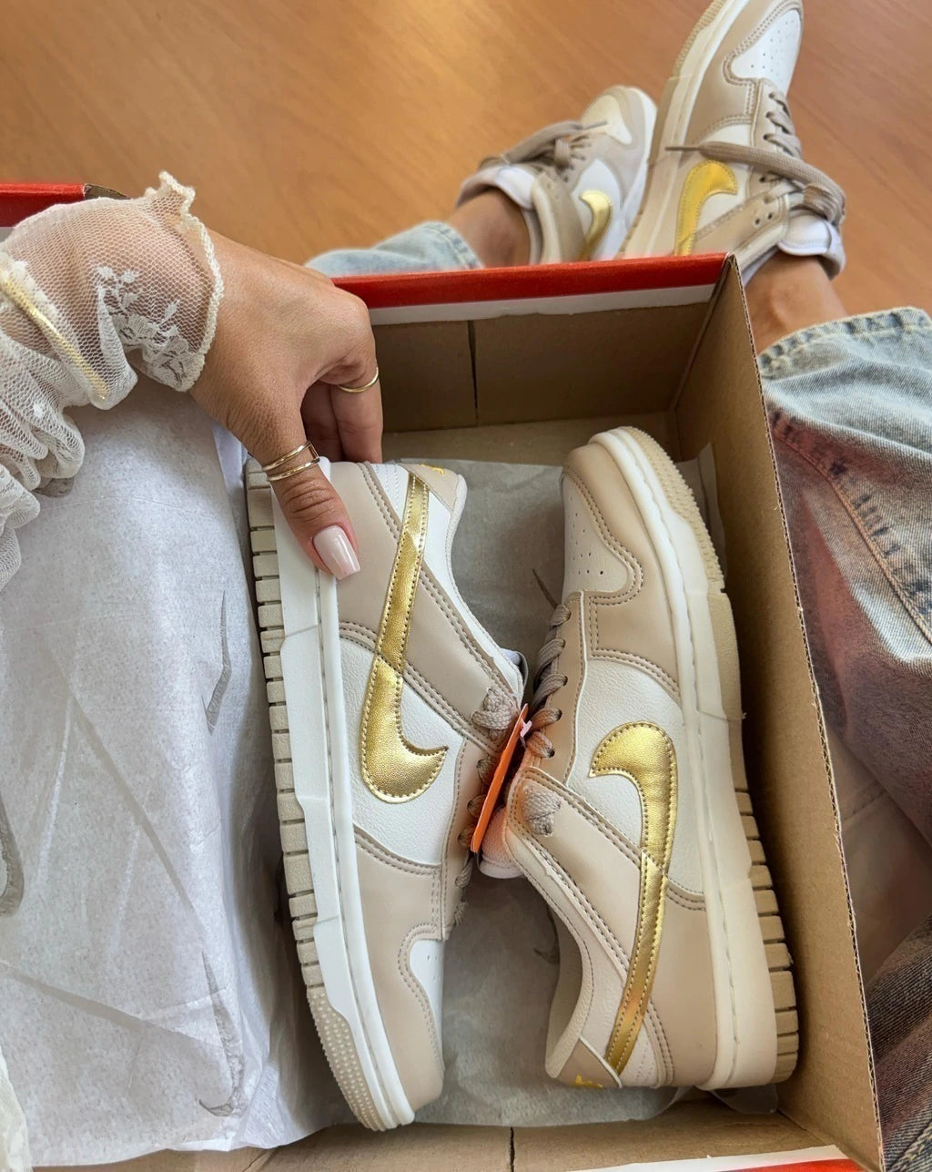 DUNK LOW BEGE/OURO foto 5