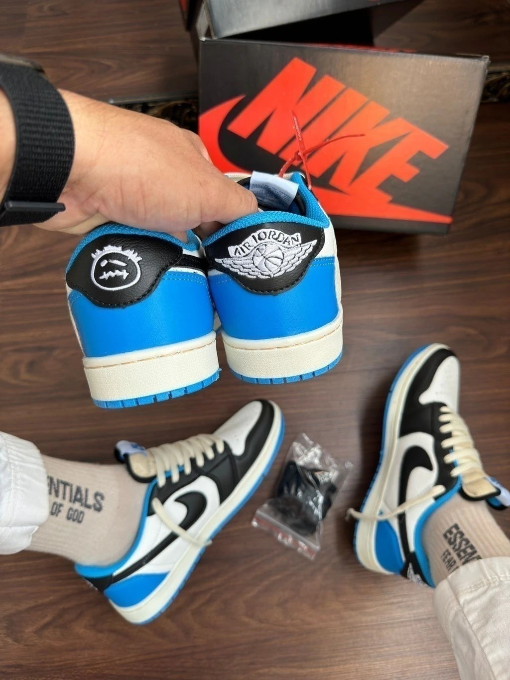 JORDAN TRAVIS SCOTT foto 2