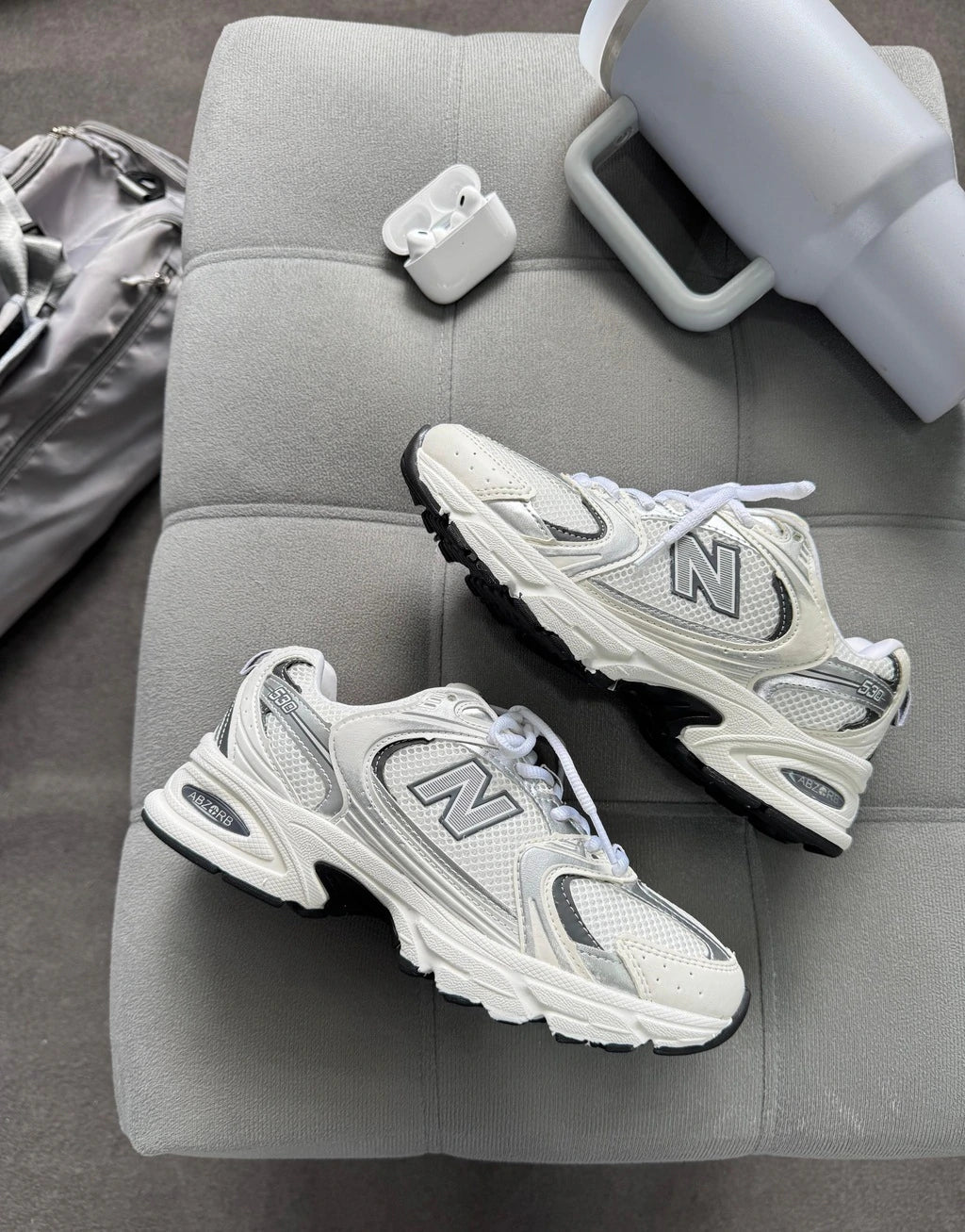 NEW BALANCE 530 - BRANCO/CINZA