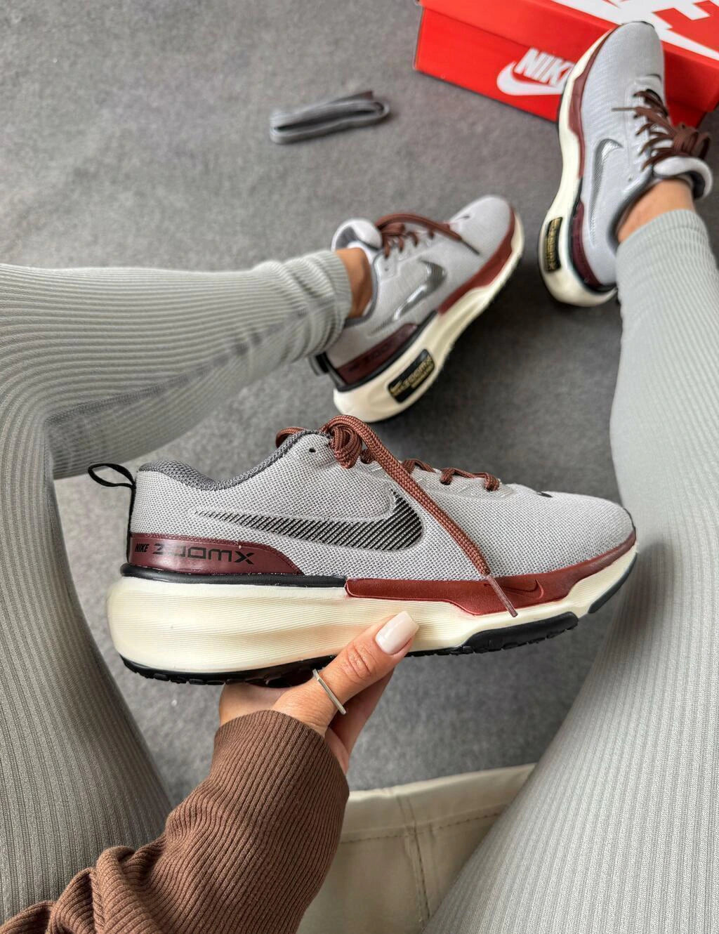 NIKE ZOOM X - CINZA/MARROM foto 6