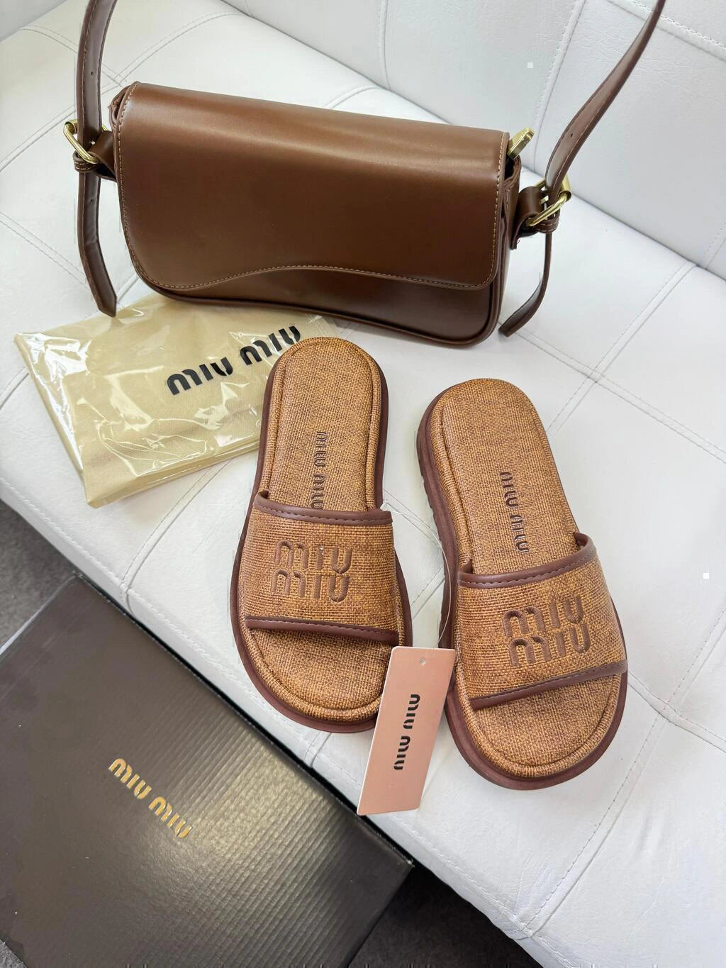 Flat Miu Miu Casual Luxo foto 3