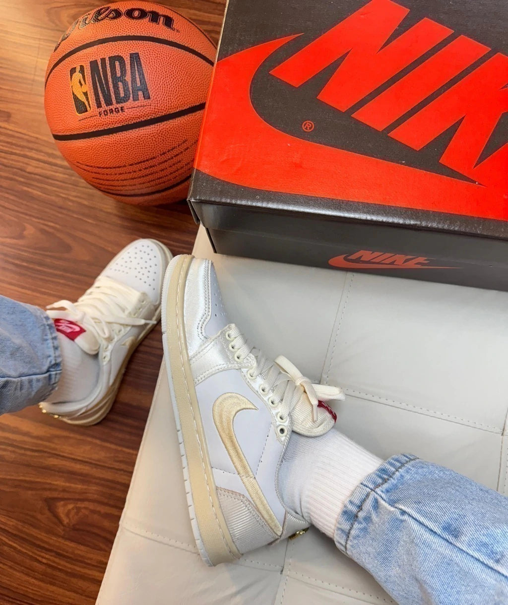 JORDAN LOW X TRAVIS foto 6