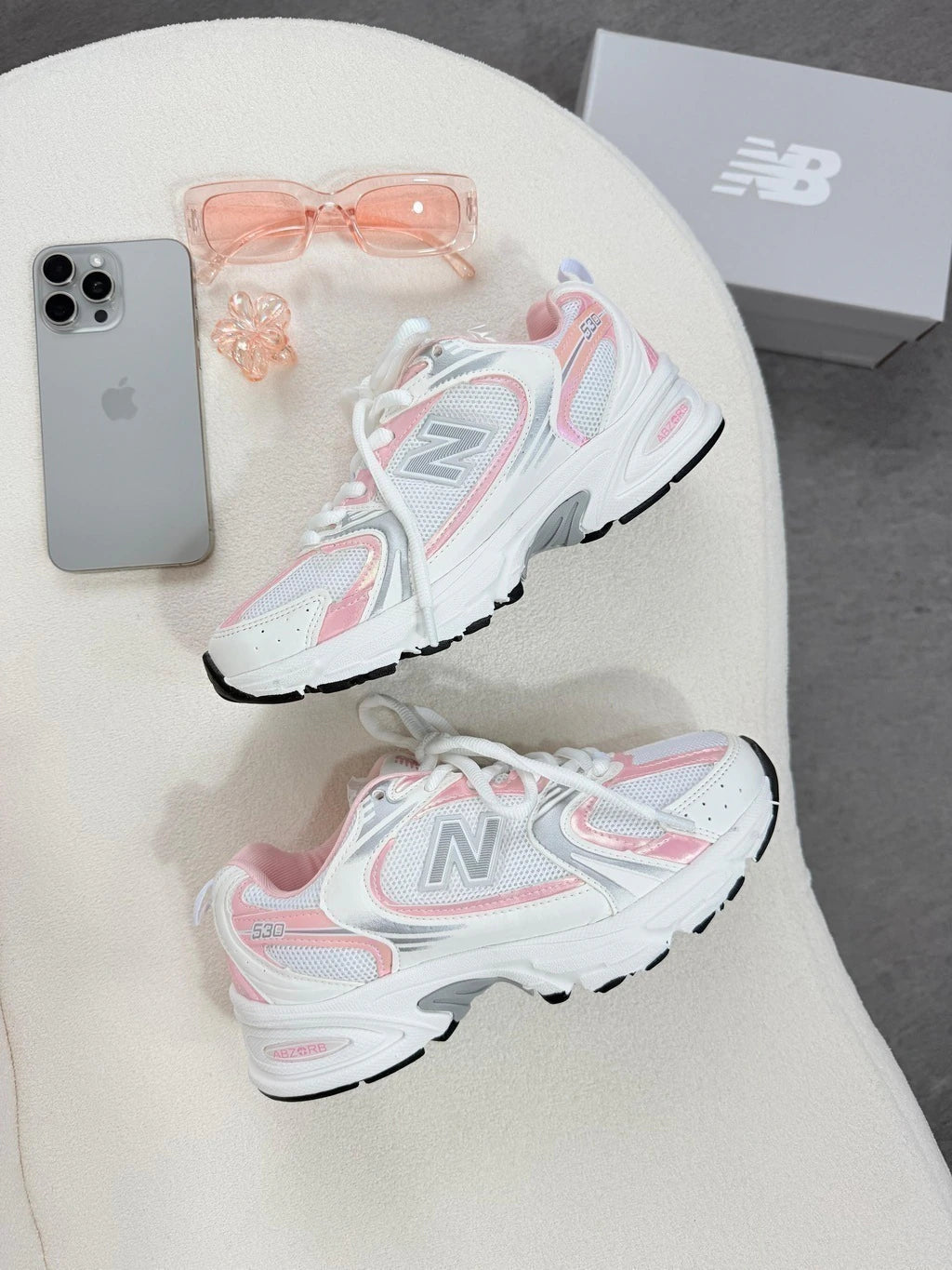 NEW BALANCE 530 - BRANCO/ROSA foto 4