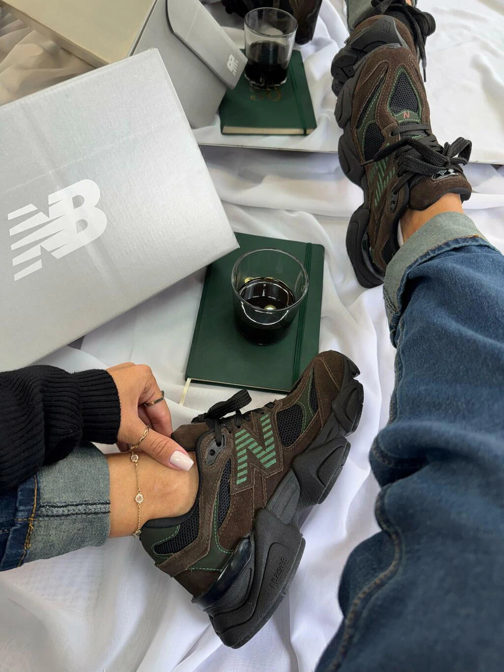 NEW BALANCE 9060 - MARROM/VERDE foto 4