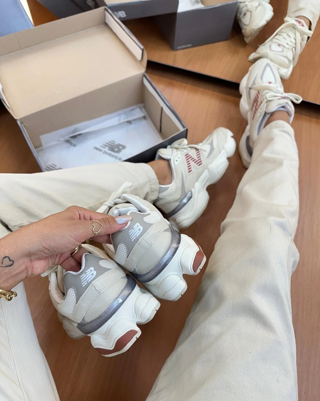 NEW BALANCE 9060- OFF/BORGONHA foto 4