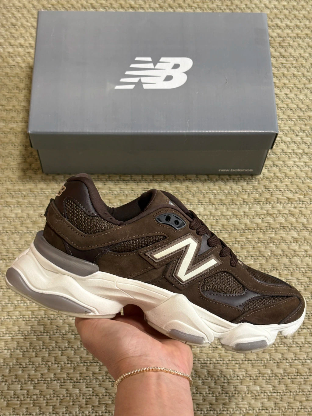 NB 9060 Café Couro